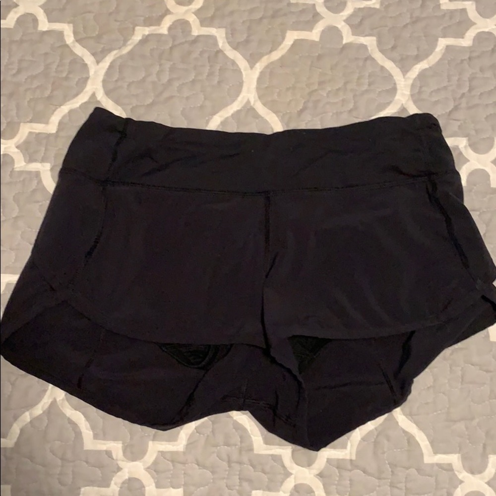 Lululemon black speed up shorts 2.5